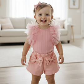 A bow & tule baby set