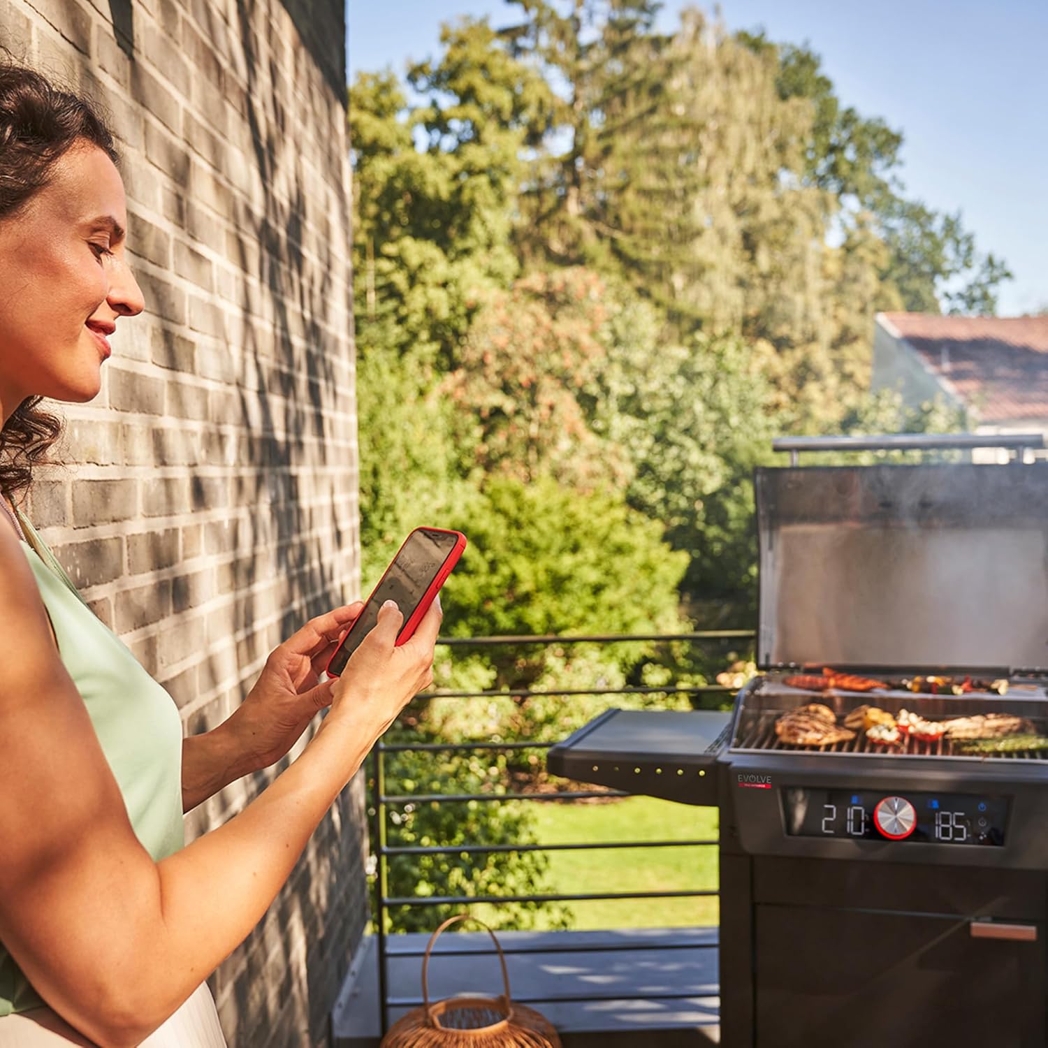 Char-Broil Elektrogrill Evolve Electric, E-Power Grillen, 90°C-370°C, App Control, Reinigungsfunktion, Kerntemperaturfühler, digitales Display - Ideal für draußen, Balkon, Garten