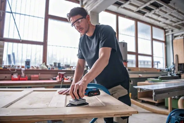 Bosch RYSTEPUDSER GSS 18V-13 SOLO L-BOXX - SOLO
