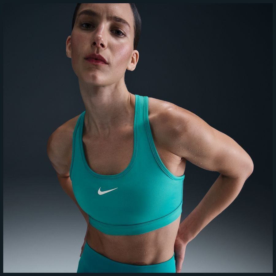 Nike Swoosh Medium Support