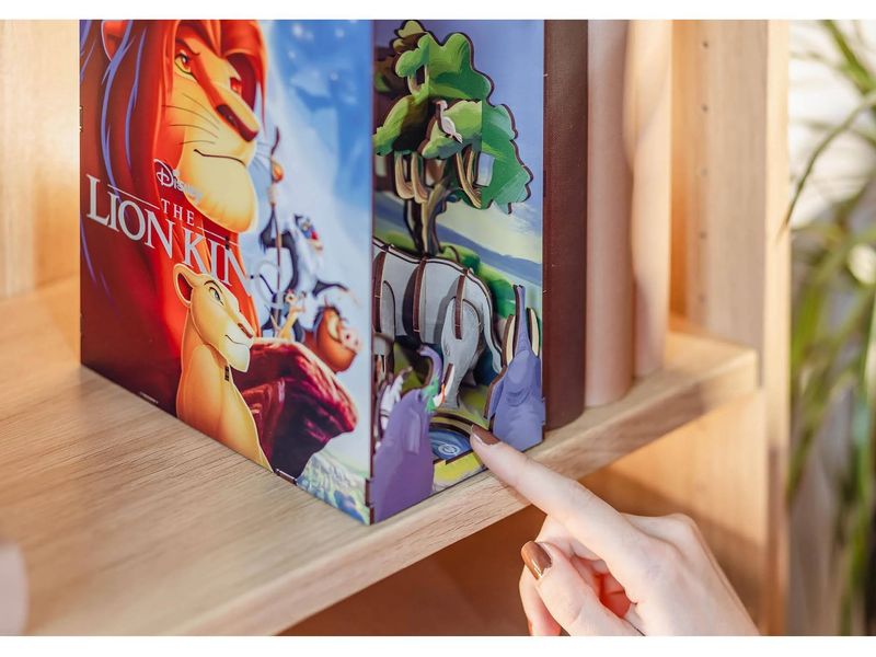 Revell Bausatz Disney The Lion King Zauberhafte Miniaturwelt mit LED-Beleuchtung für Ihr Bücherregal
