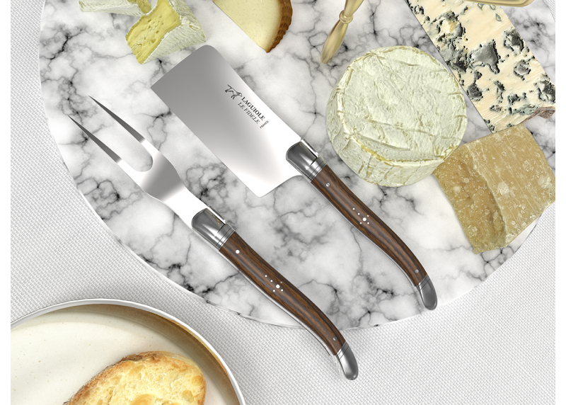 Service à fromage Laguiole avec un manche en bois de noyer et mitres en acier inoxydable