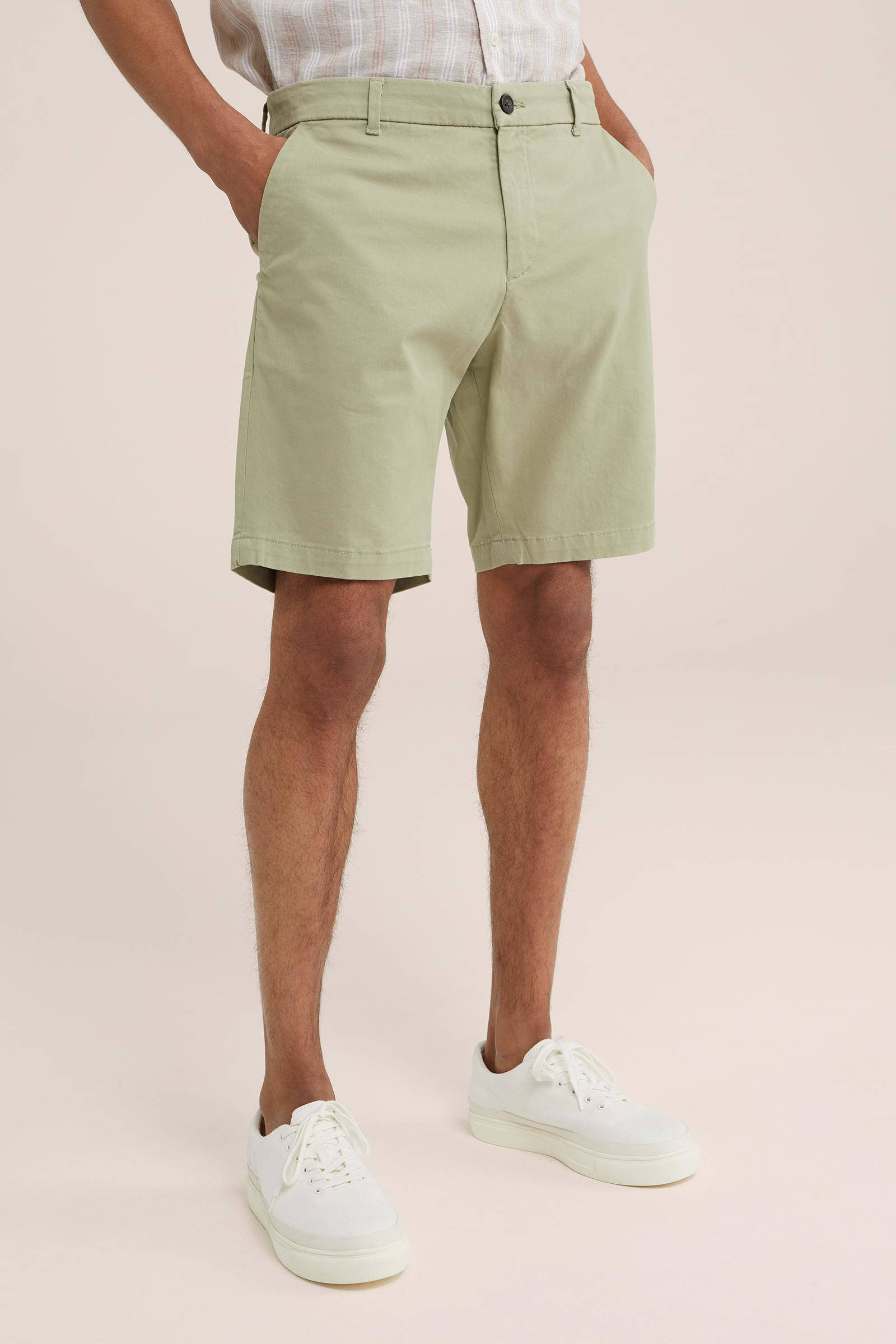 WE Fashion regular fit short moss green