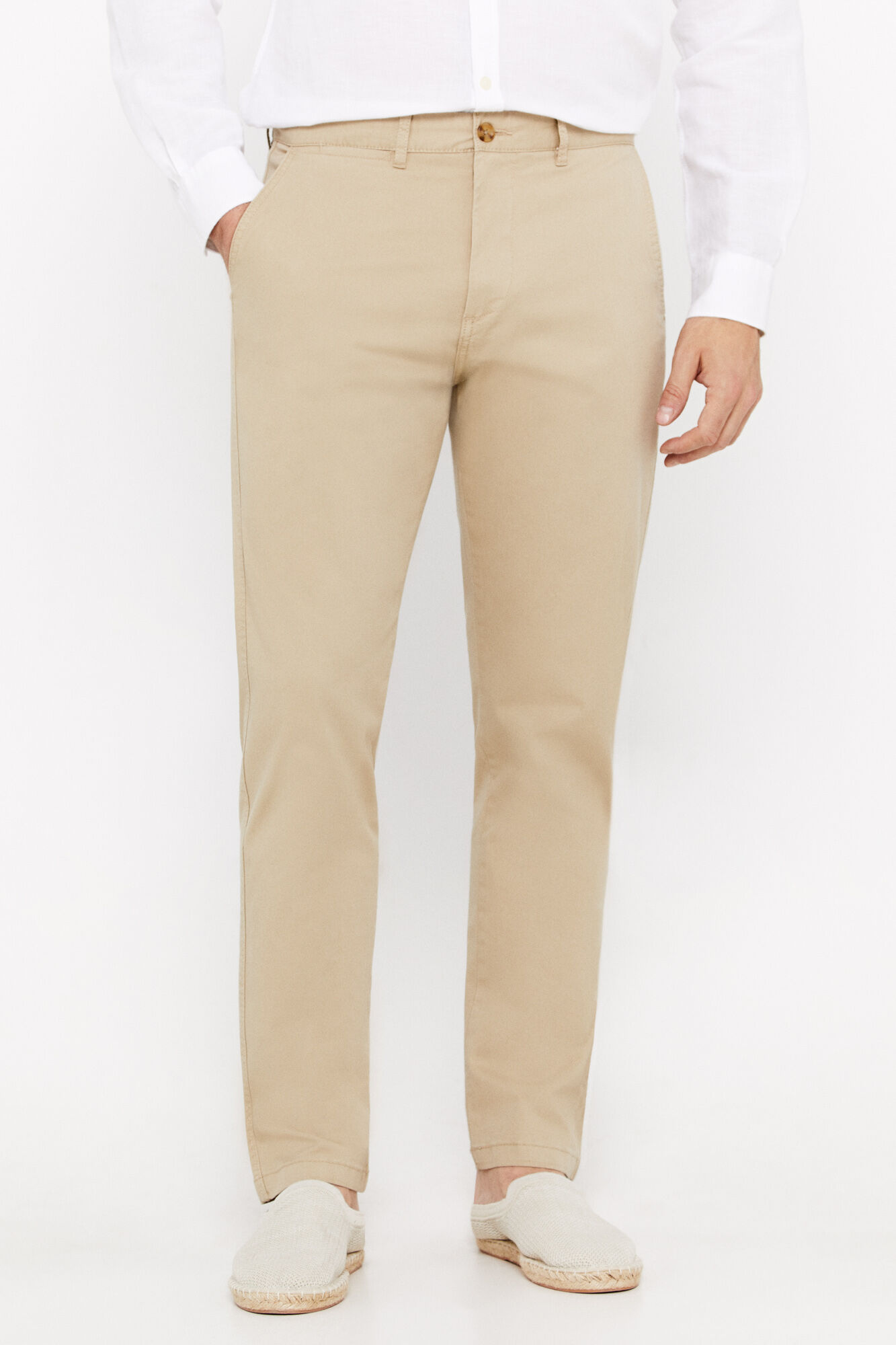Calça chino leve com corte afunilado - Marfim