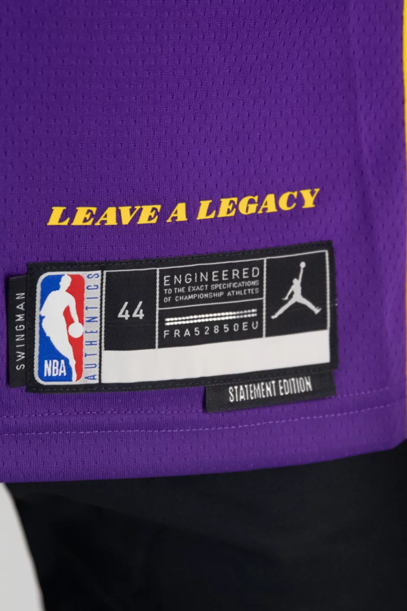 Nike Los Angeles Lakers LeBron James Herren Basketballtrikot