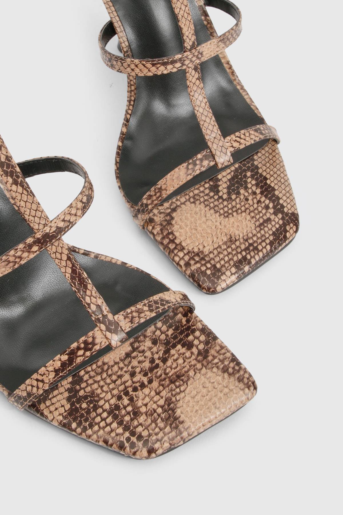 boohoo Escarpins Stiletto à Triple Bride Imprimé Synthétique
