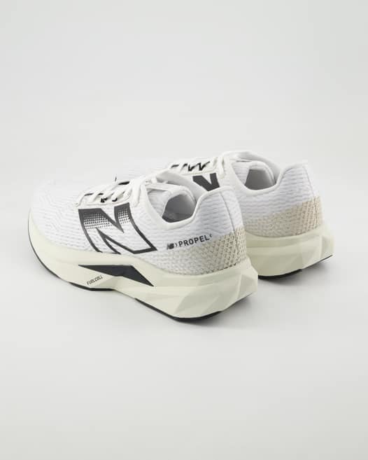 New Balance MFCPRCW5 Sneaker in Weiß
