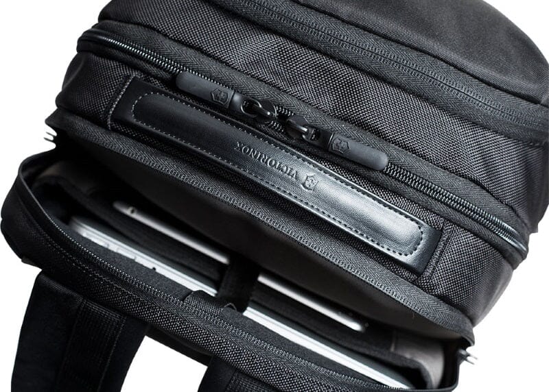 Victorinox Altmont Professional De Luxe Travel Laptop Backpack Black