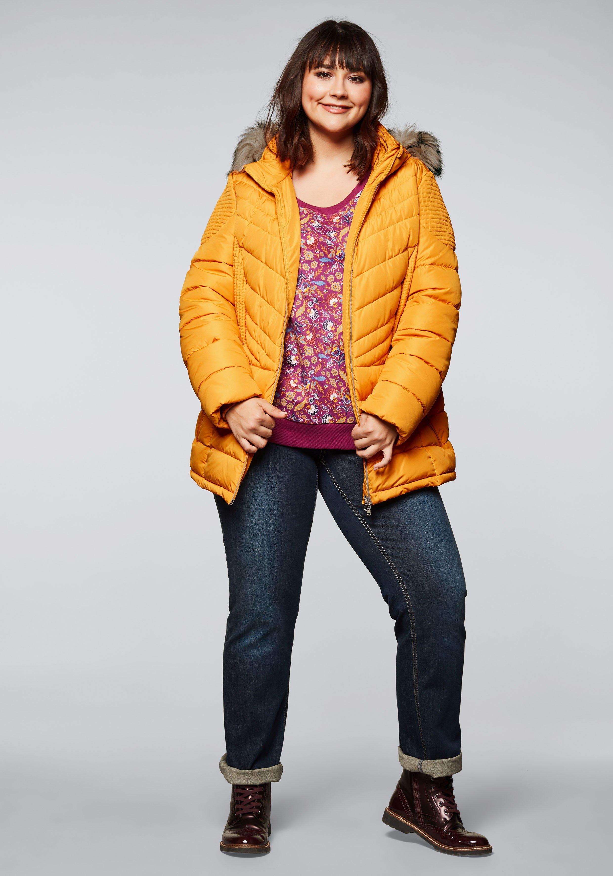 Steppjacke mit abnehmbarer Kapuze