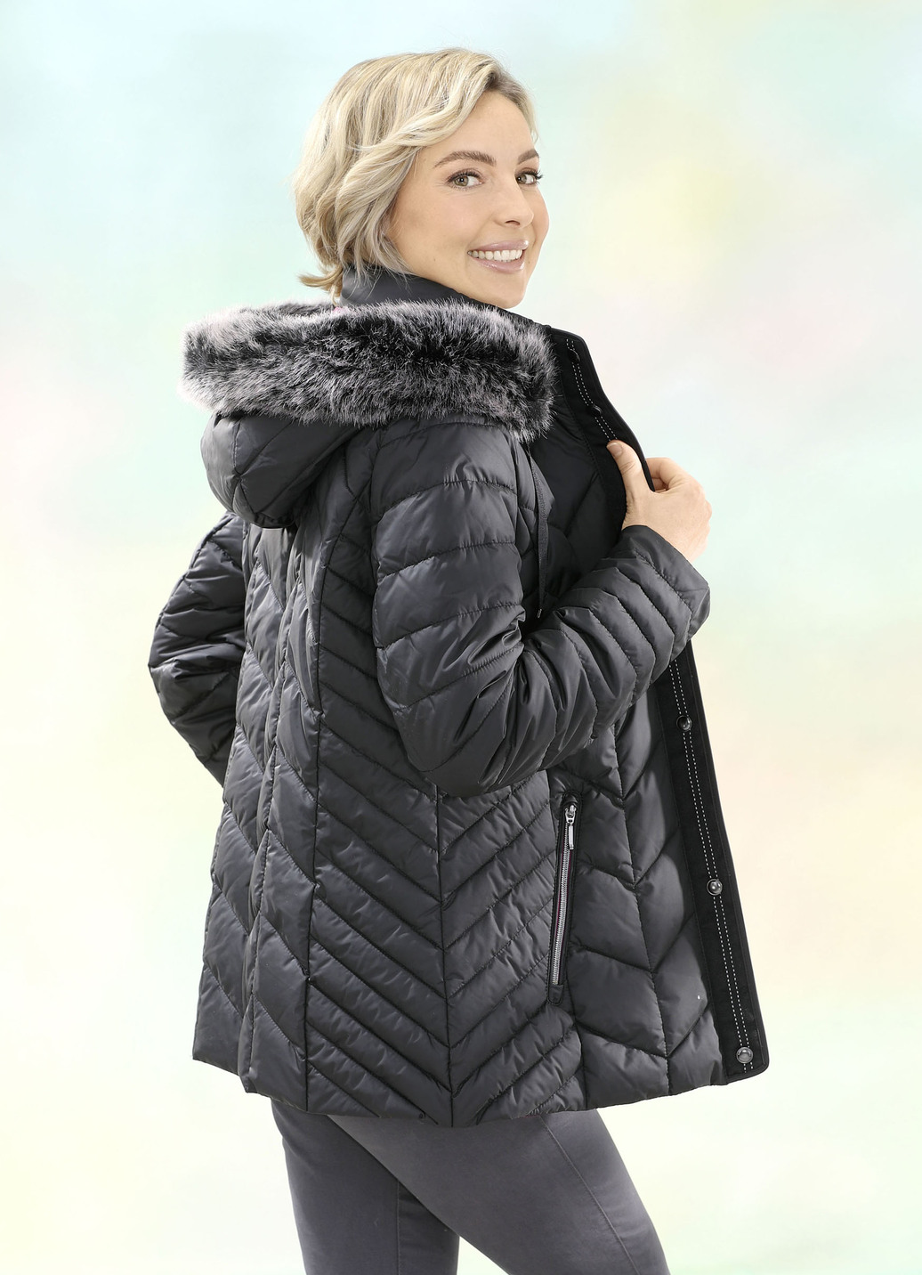 Jacke mit abnehmbarer Kapuze