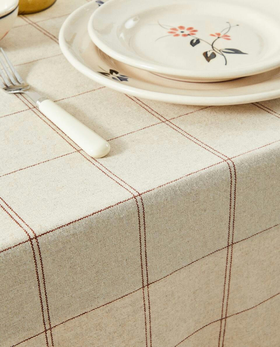 TOALHA DE MESA COM ESTAMPA XADREZ