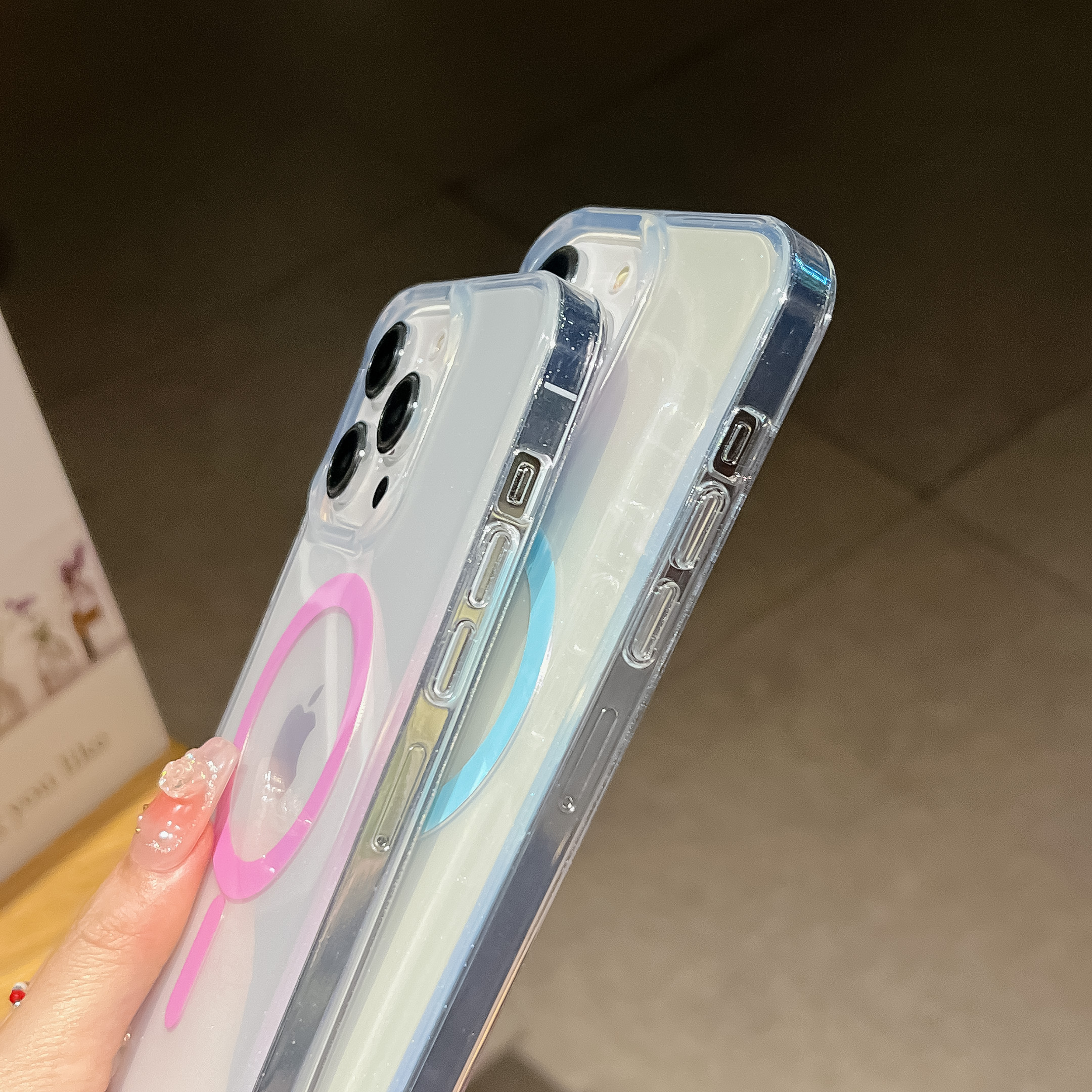 iPhone 15 Pro MagSafe Hülle mit Acryl Rückseite und Laser Hologramm im Glitzer Design - Rosa
