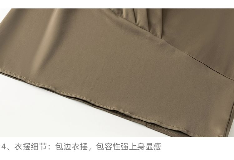 Daybreak - Lange mouwen V-hals effen satijnen blouse met gerimpelde zoom