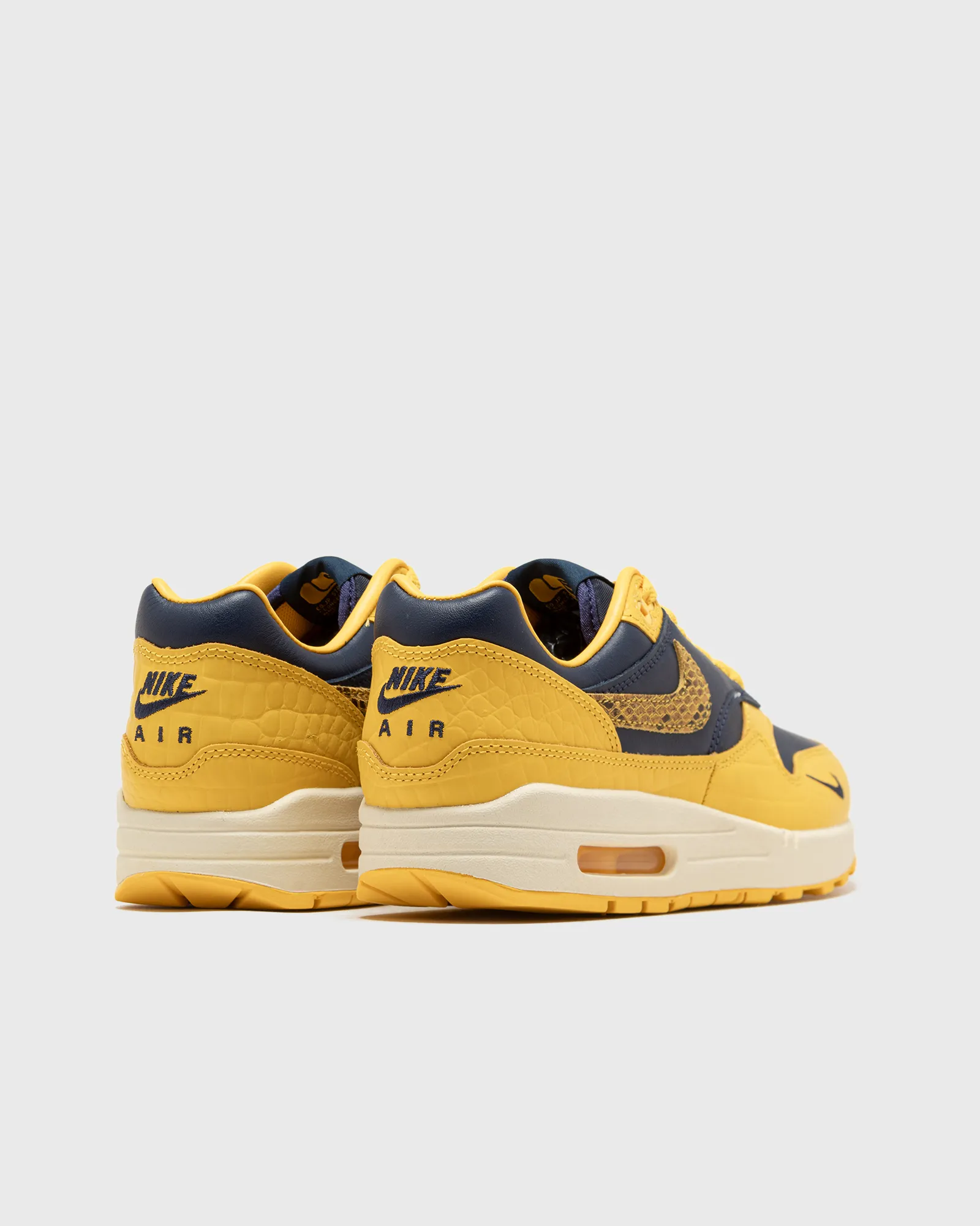 Nike WMNS AIR MAX 1 PRM 'Michigan'