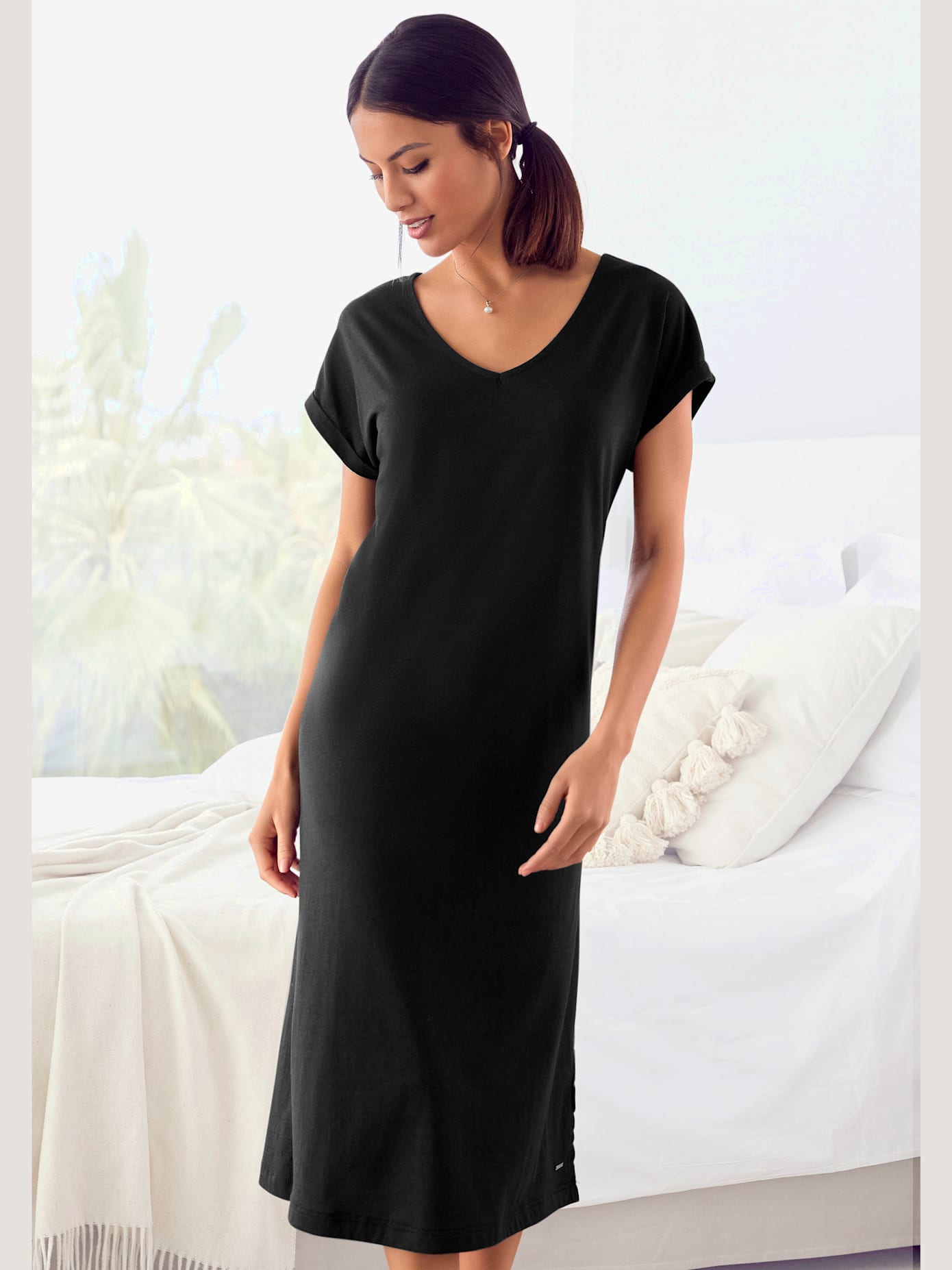 Élégante chemise de nuit longueur midi