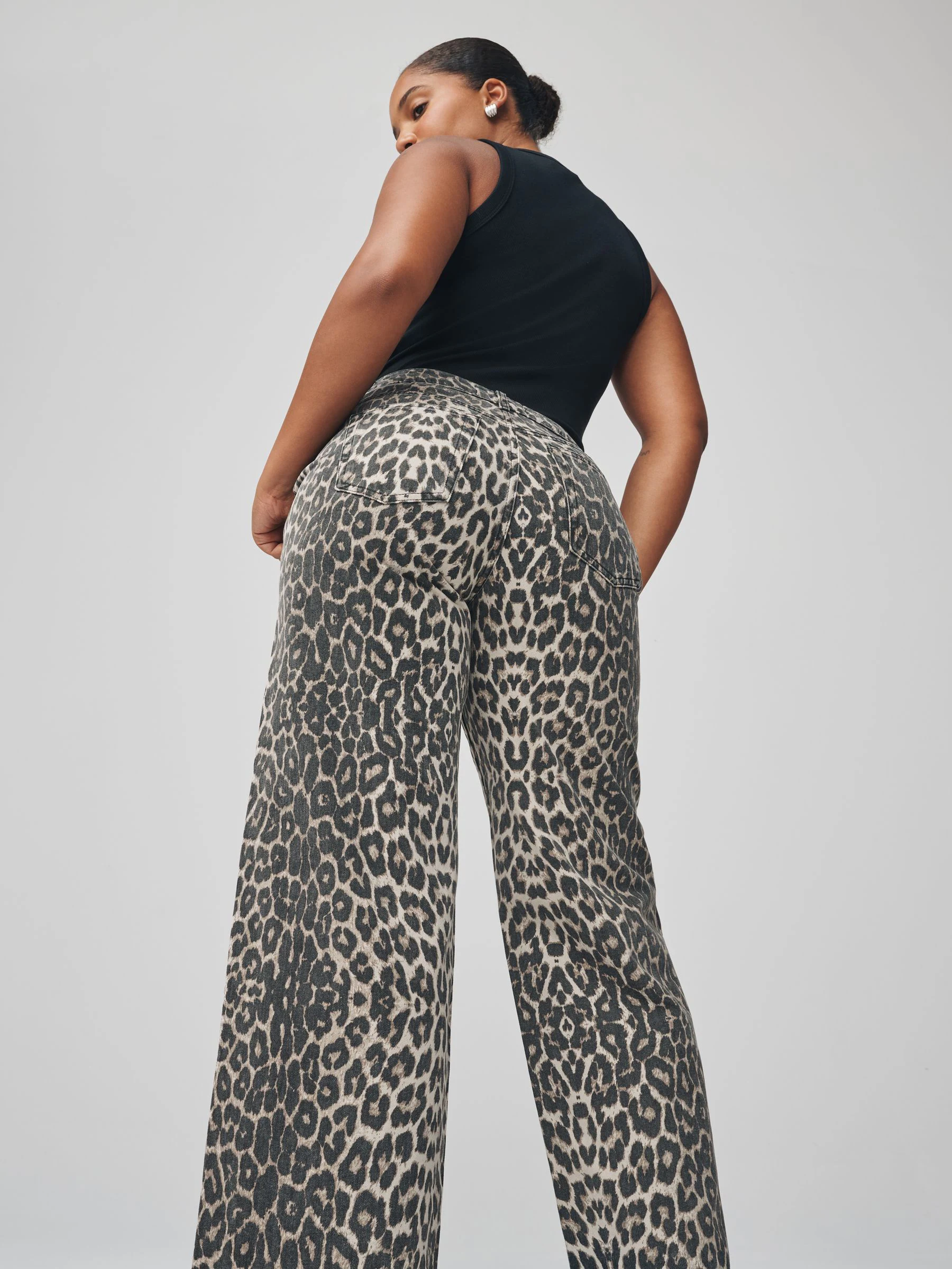 Luipaardprint - Jeans met zandloperpasvorm en wijde pijpen van 100% katoen
