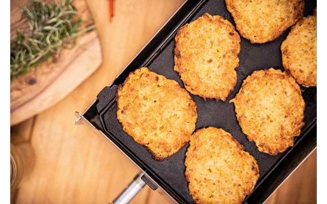 SKOTTI Grillplatte Kast aus Gusseisen 2 in 1 Plancha und Griddle