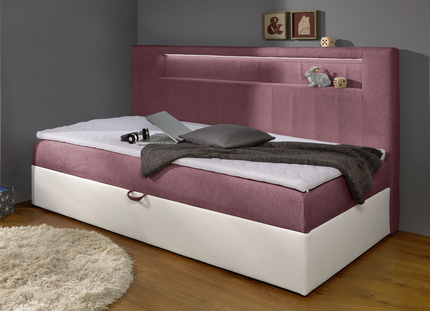 Boxspringbett mit integrierter LED-Beleuchtung