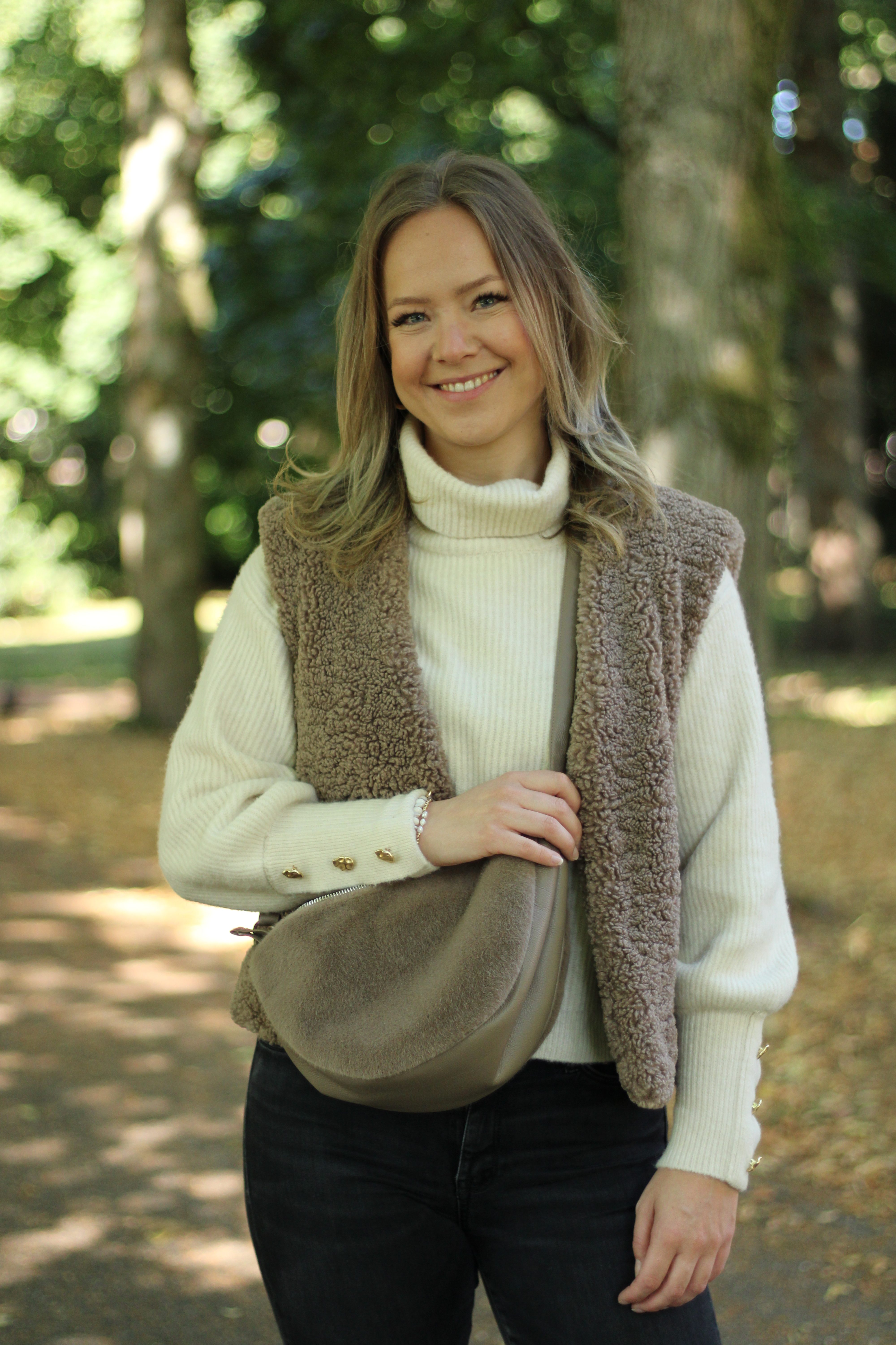 Rino & Pelle - Dalina Round Mini Crossbody Bag - Toffee