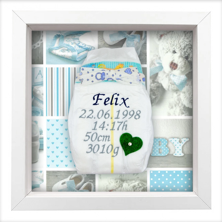 Tanjo Bestickte Windel im Rahmen Junge Herz Babymotiv blau