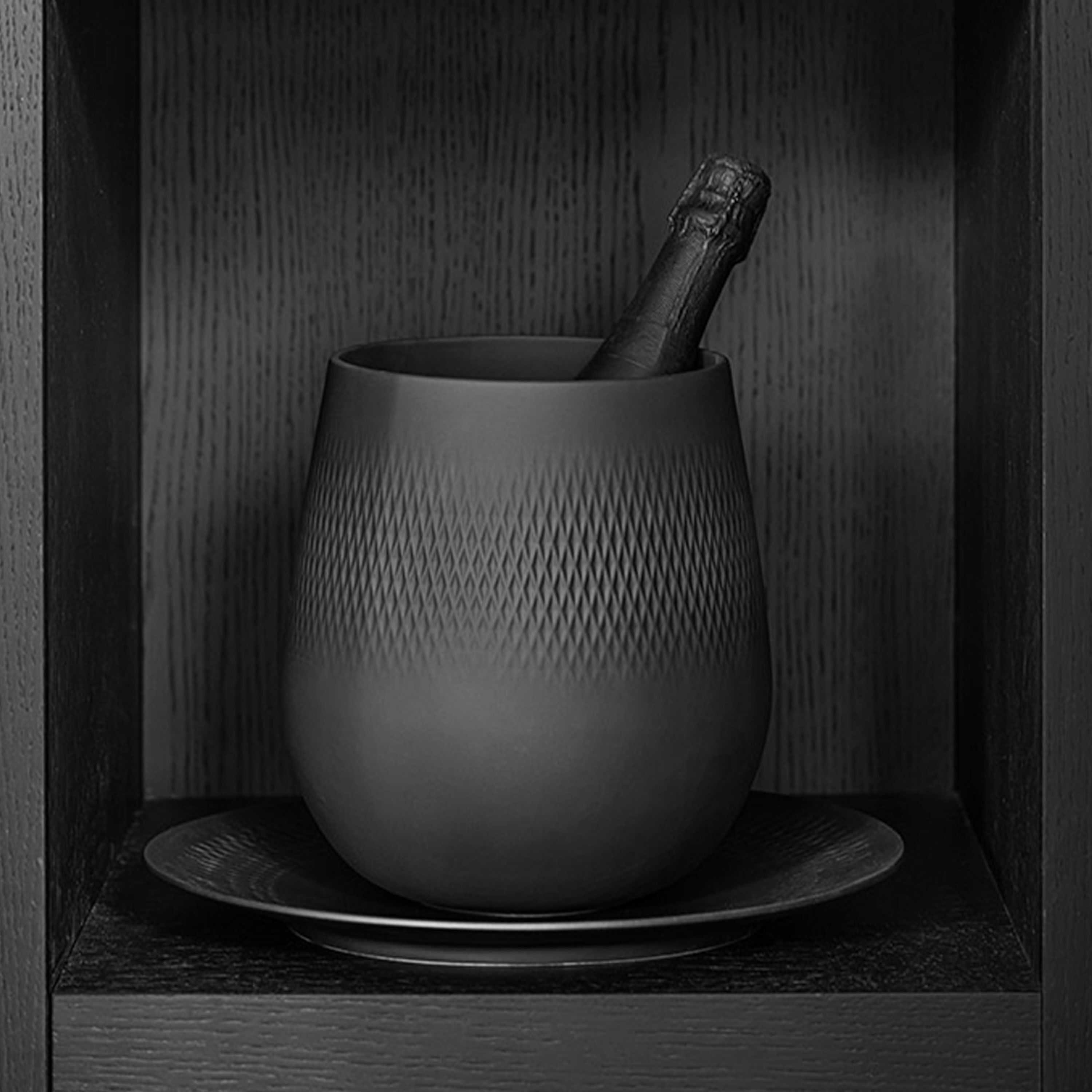 Manufacture Vase Black, 8.2'' x 9.1'', Premium Porcelain