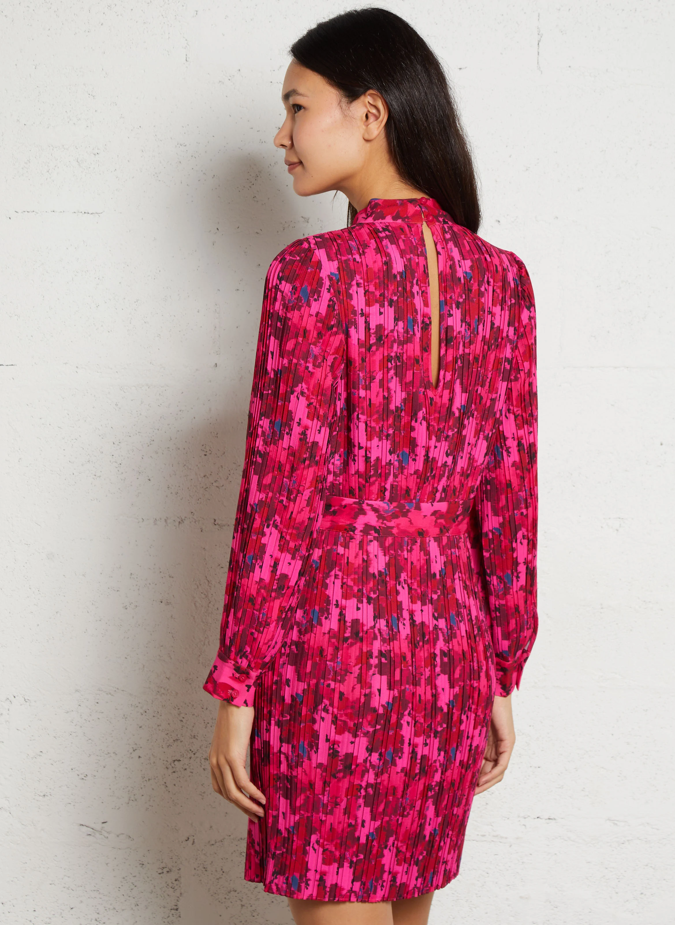 Robe courte col rond plissée | Rose