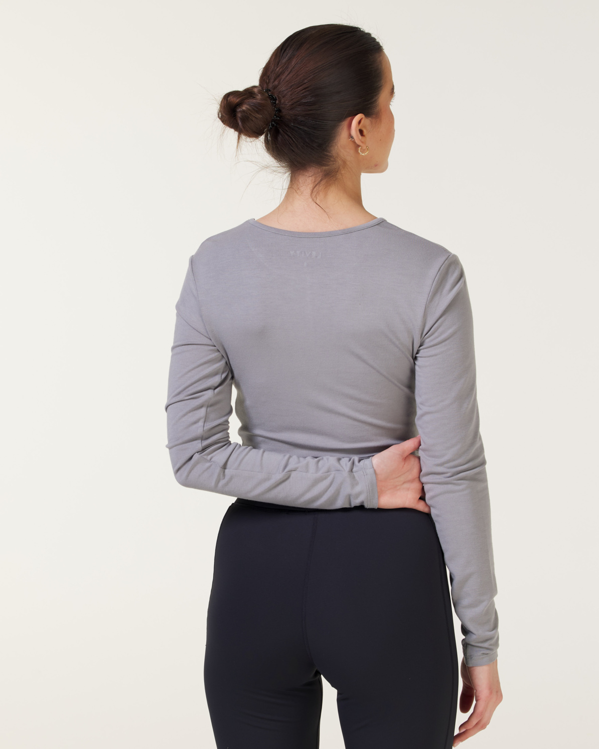 LEVITY Studio Twist Long Sleeve Grey Dove