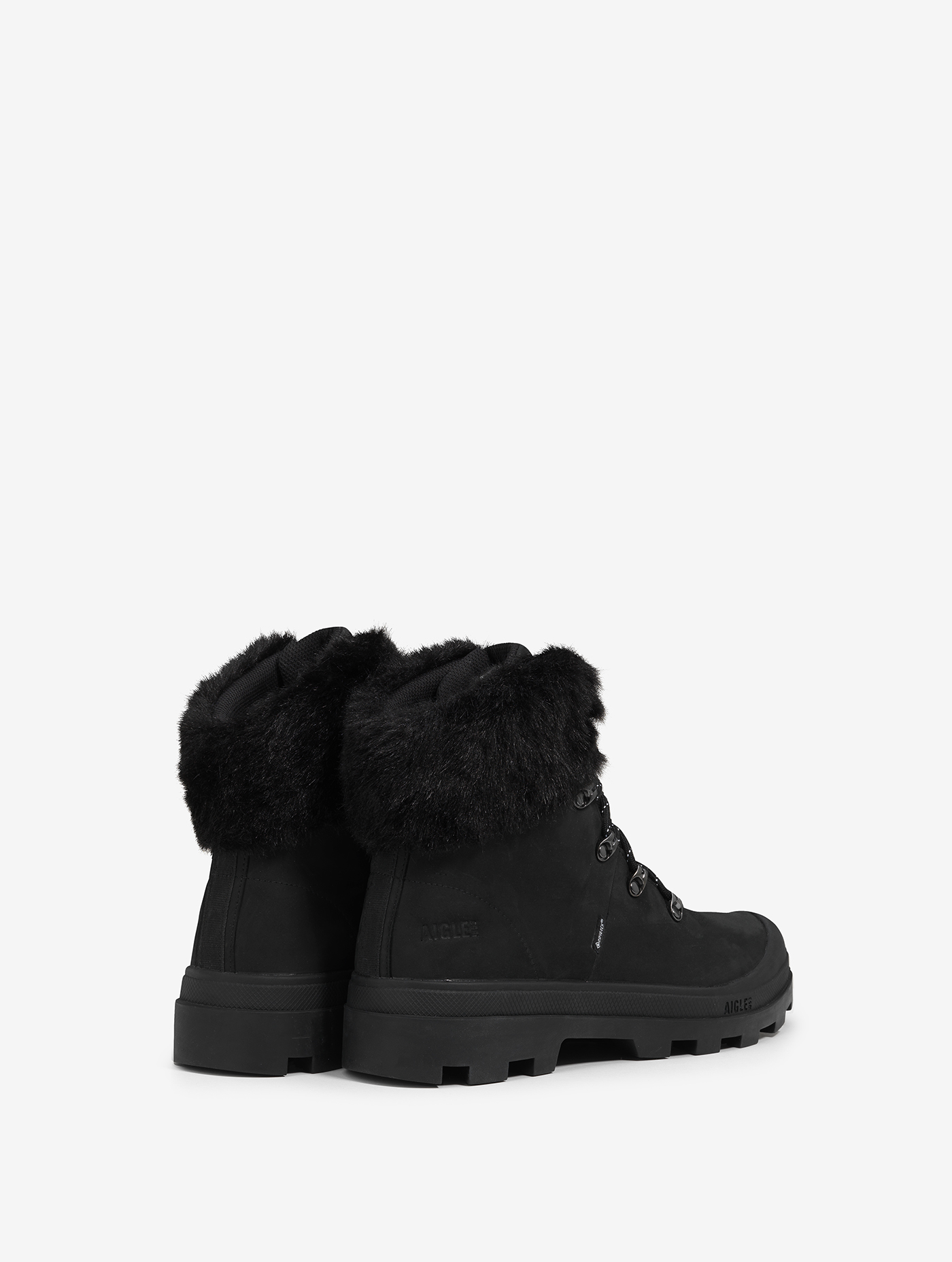 L'iconique chaussure de marche Aigle, en version hivernale, fourée et GORE-TEX NOIR