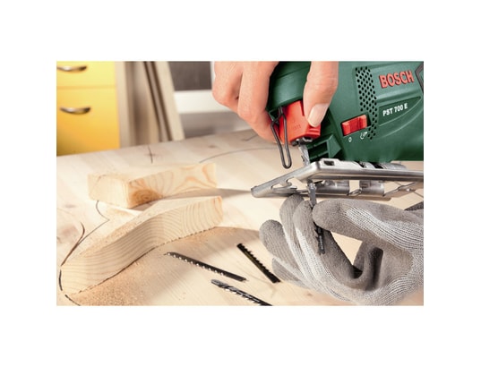 BOSCH - Scie sauteuse PST 700 E Compacte