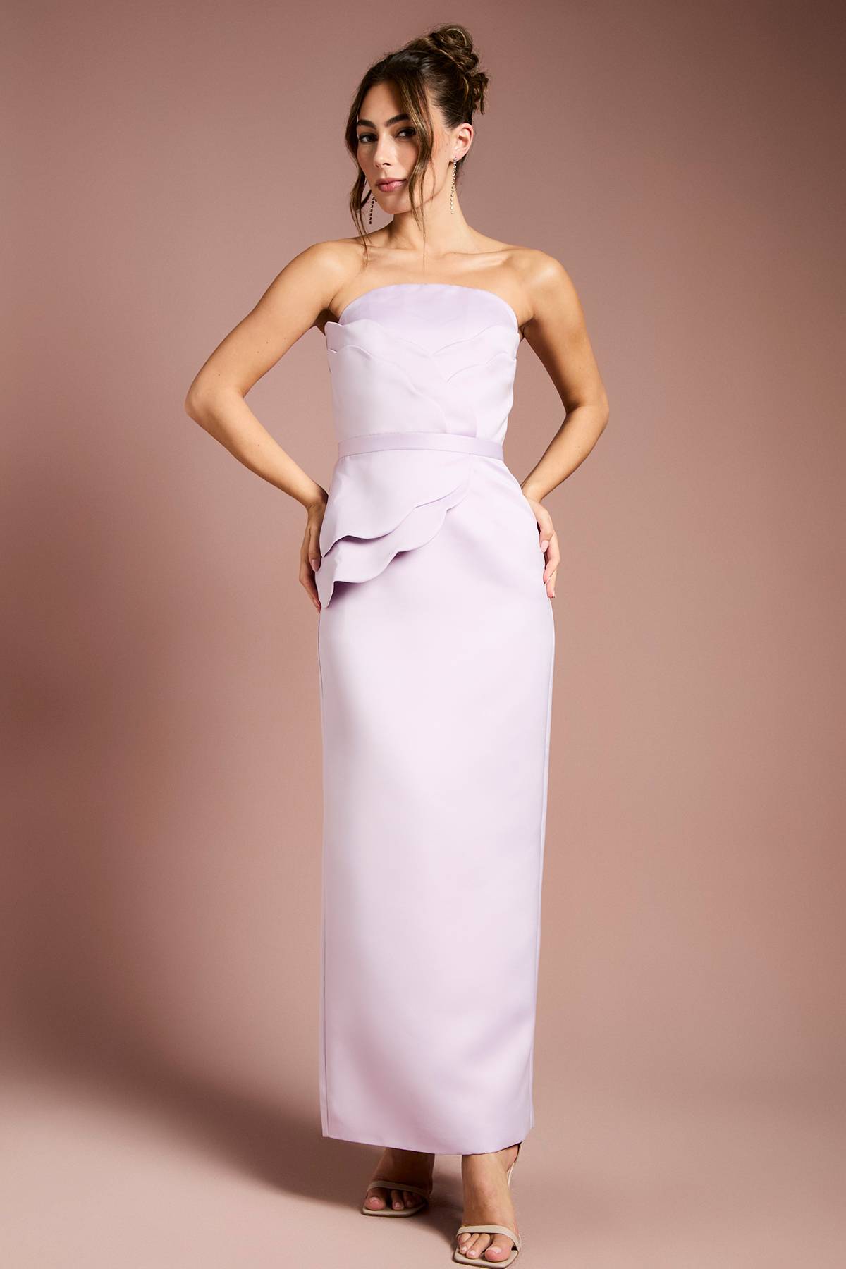 Coast Robe Longue Bustier Structurée en Satin avec Détails Festonnés