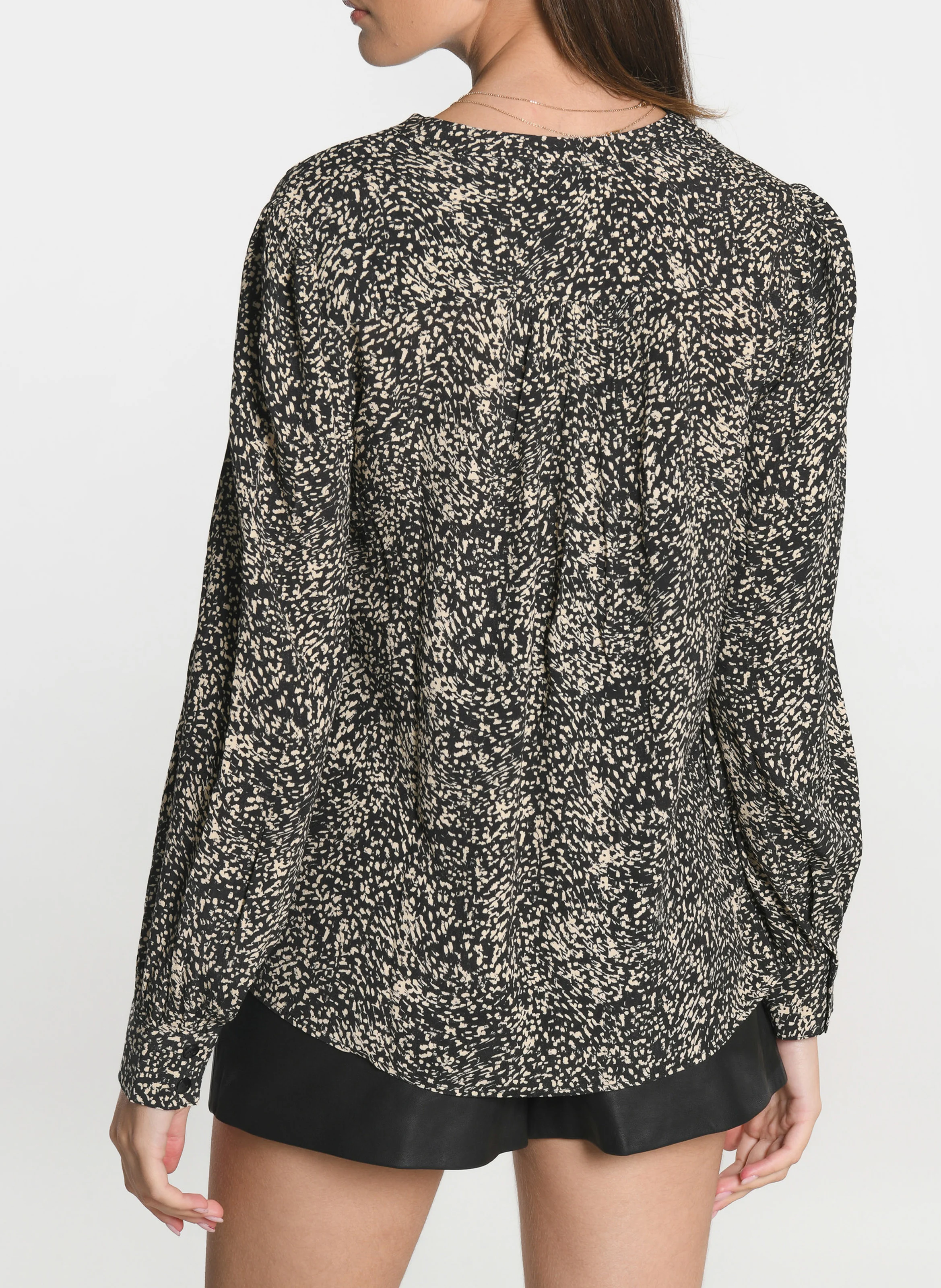 BIANCA - Chemise col rond imprimée | Noir