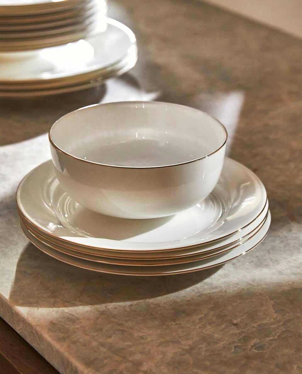 Tigela de porcelana fina com borda