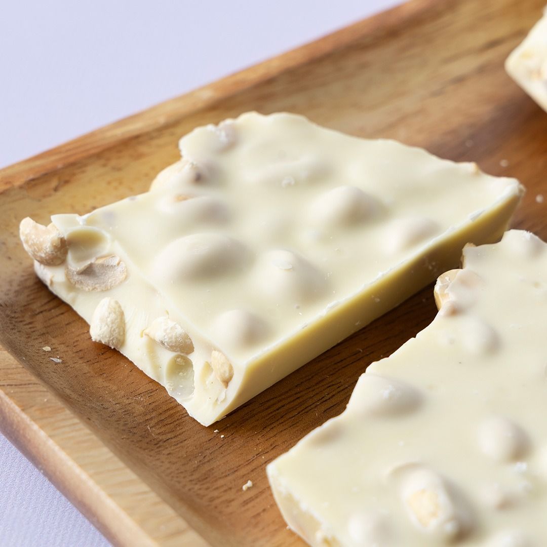 Chocolade pinda breekplaat wit brokken