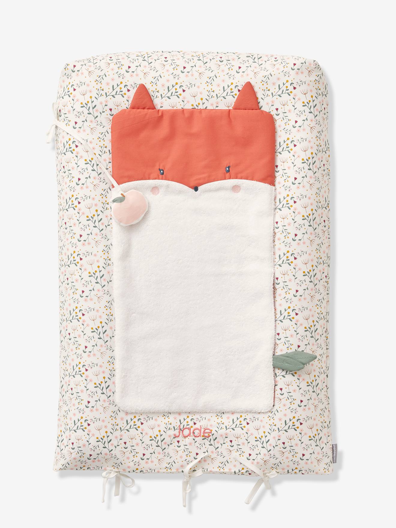 Trocador Fleurettes liso, branco claro, com estampas.