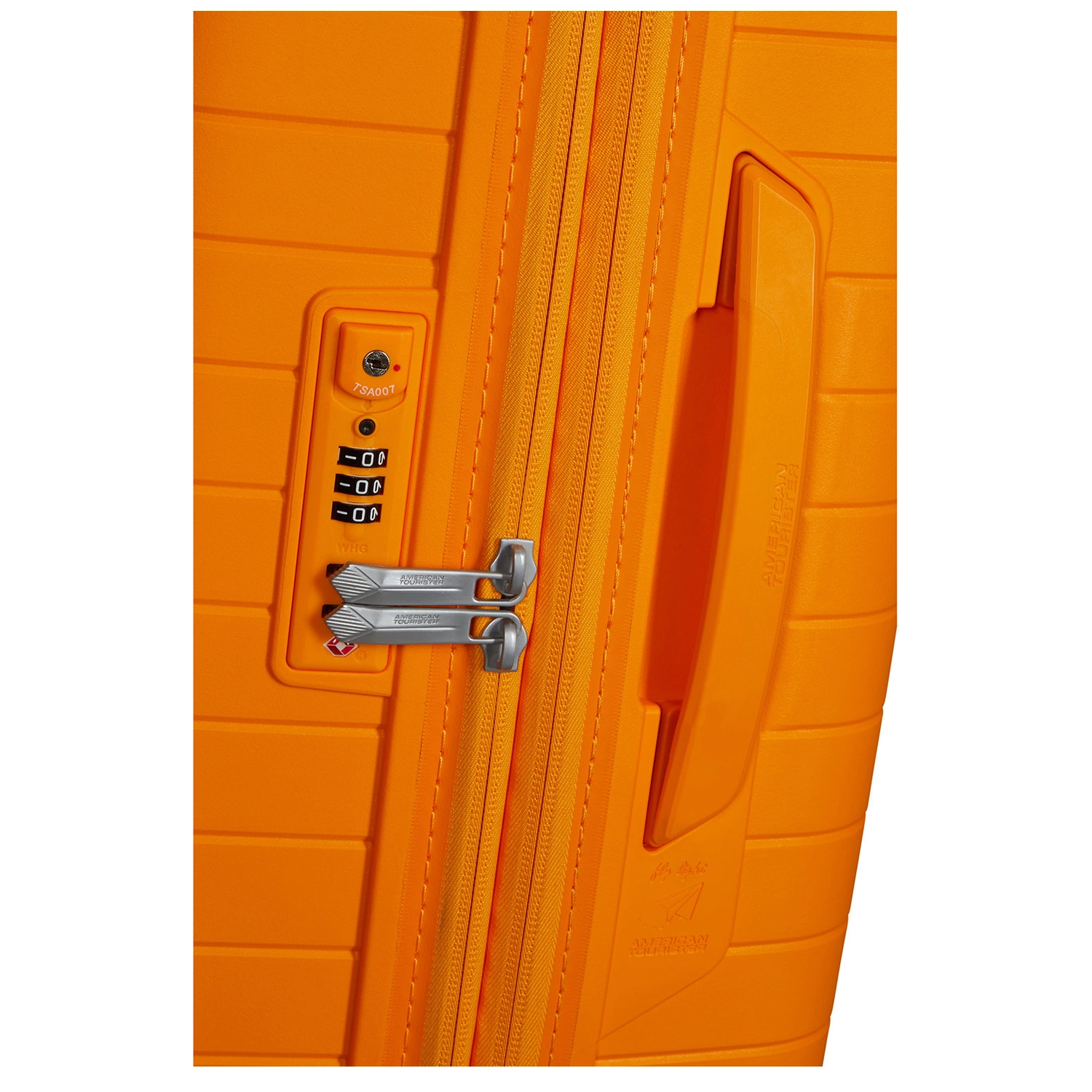 American Tourister Fastforward Spinner 78 EXP Radiant Orange
