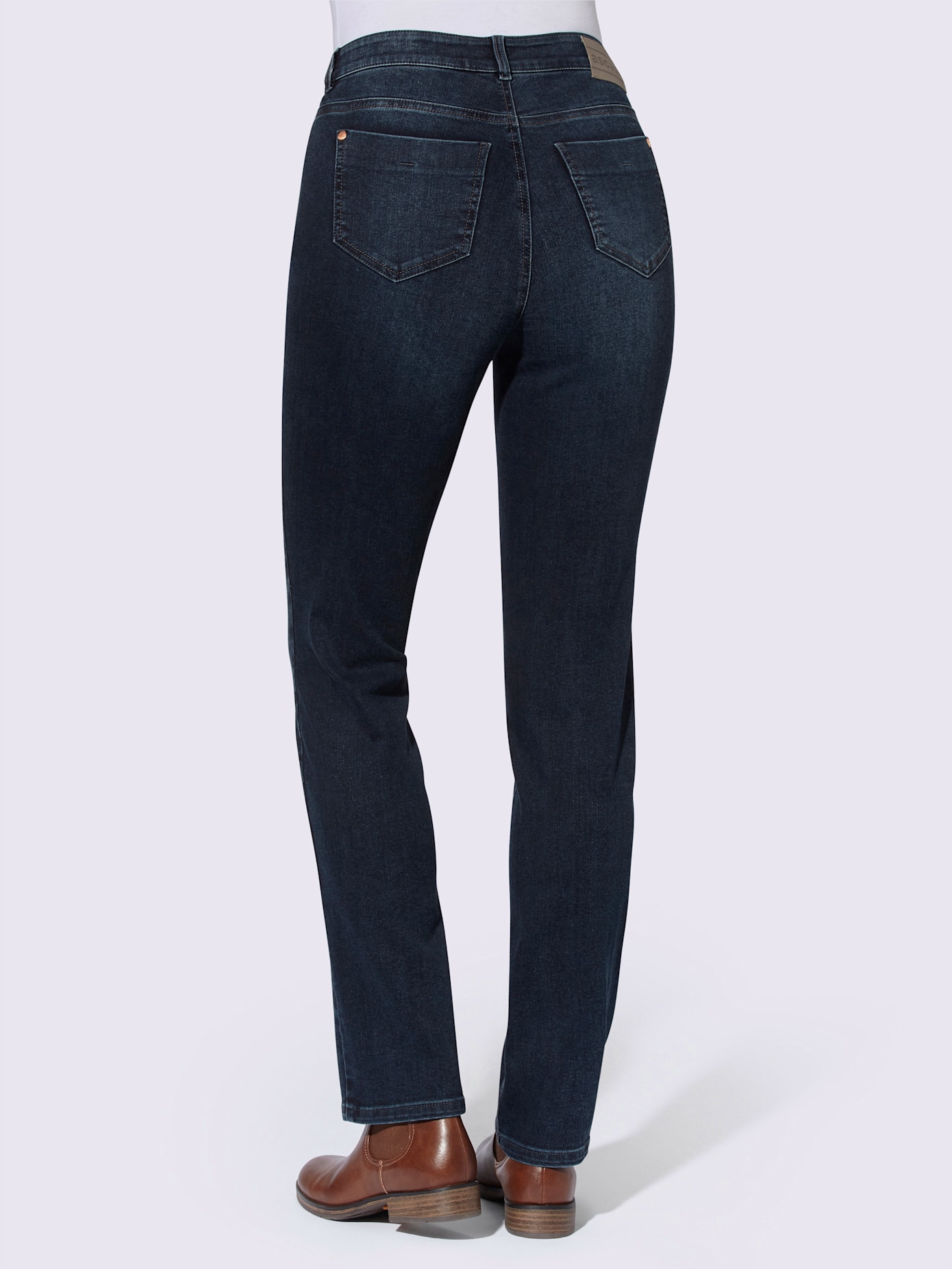 Jean 5 poches qualité coton doux sur la peau