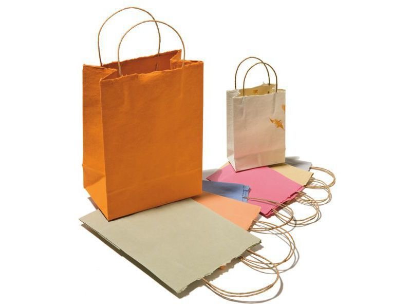 Geschenk-Tragetaschen aus Khadi-Papier
