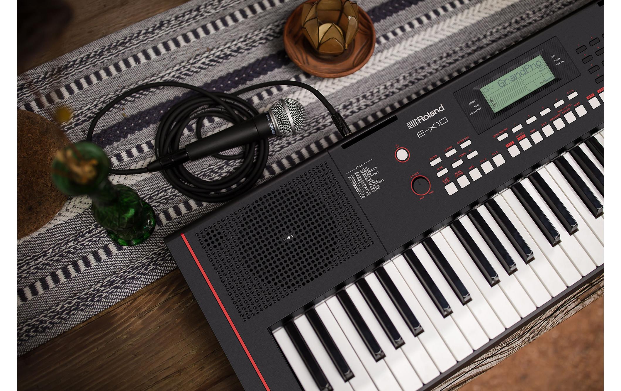 Keyboard E-X10<br>Modernes, tragbares Keyboard mit besonderer Qualität