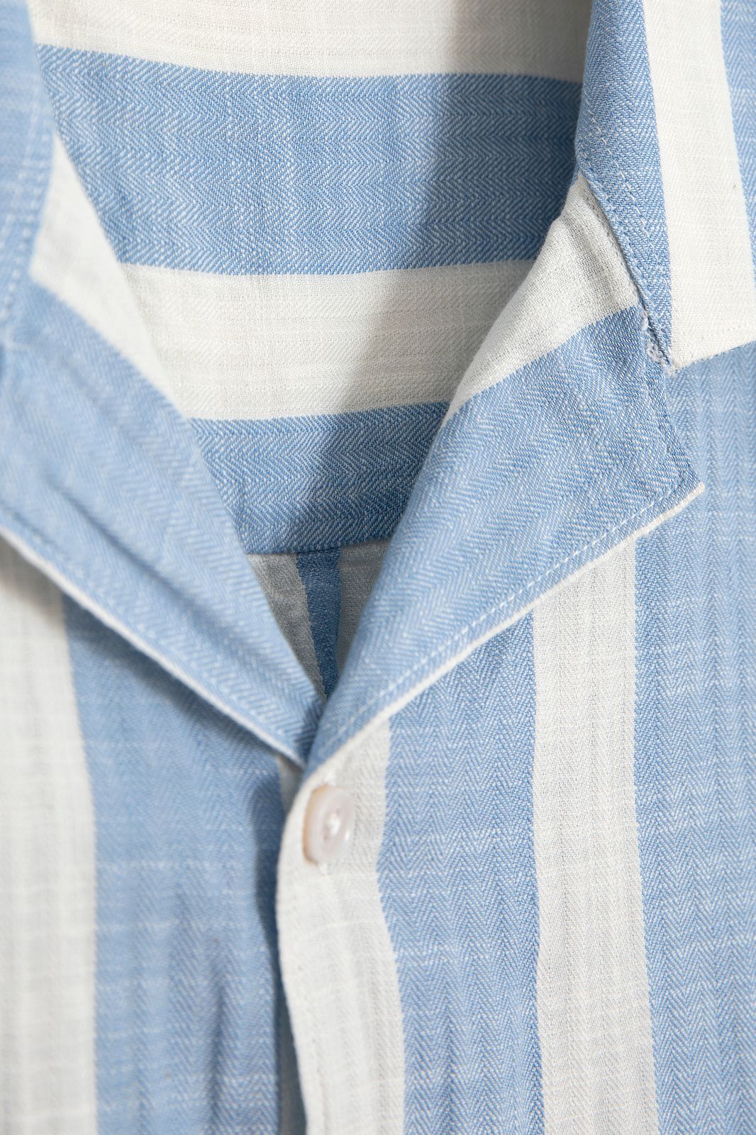 Blauw gestreept overhemd