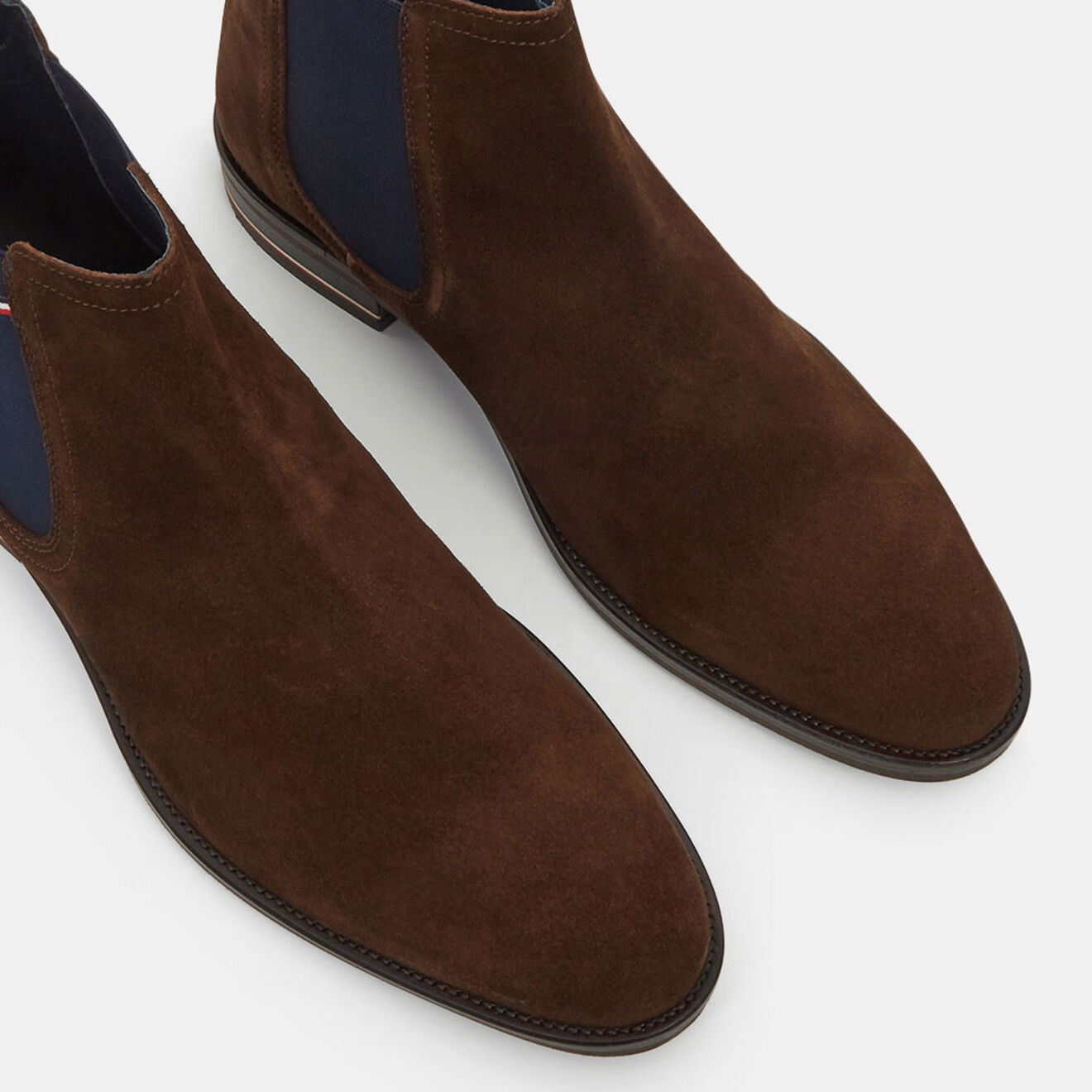 Tommy Hilfiger Chelsea boots en Velours de Cuir Signature marron