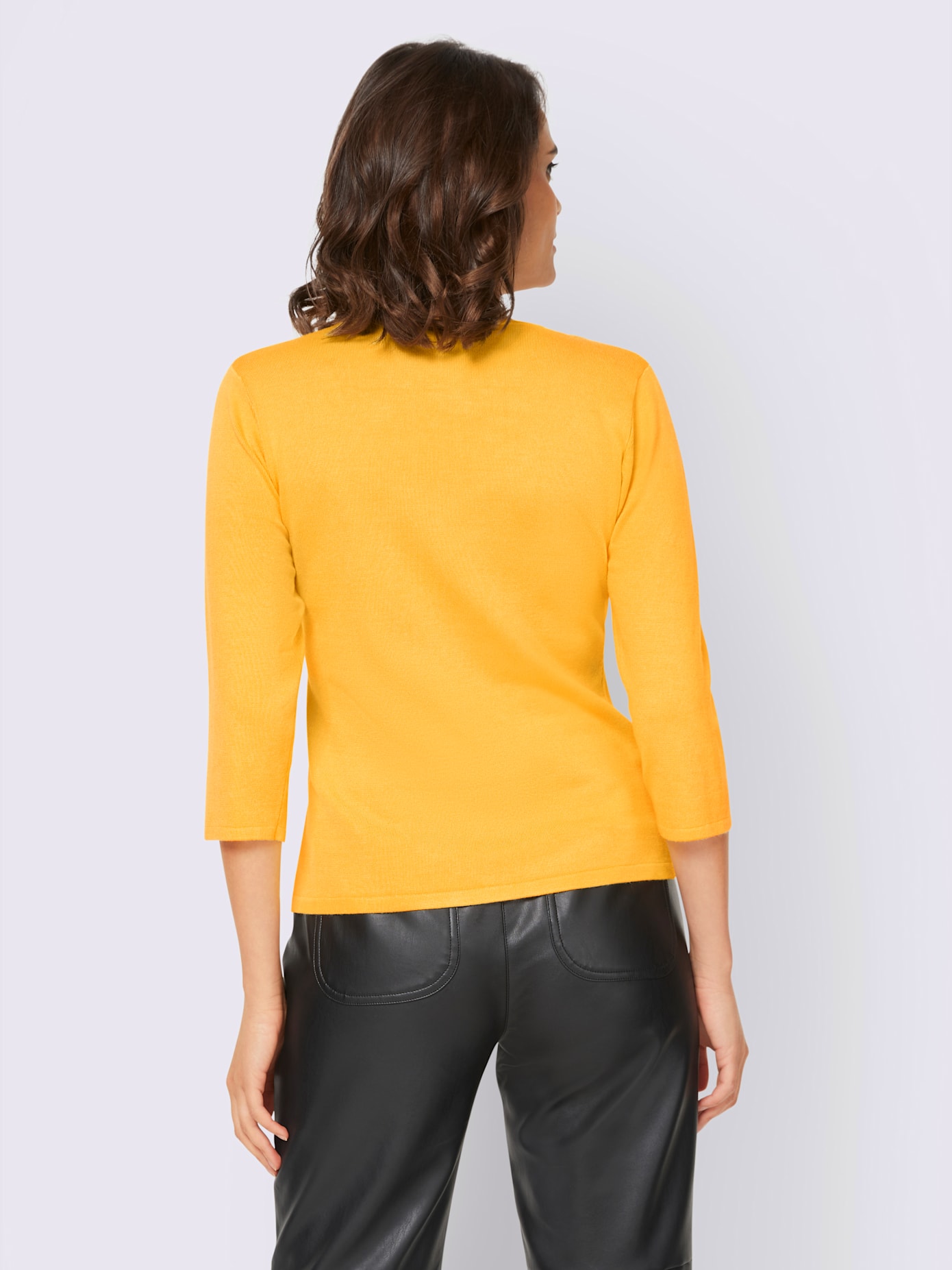 Pull encolure raffinée