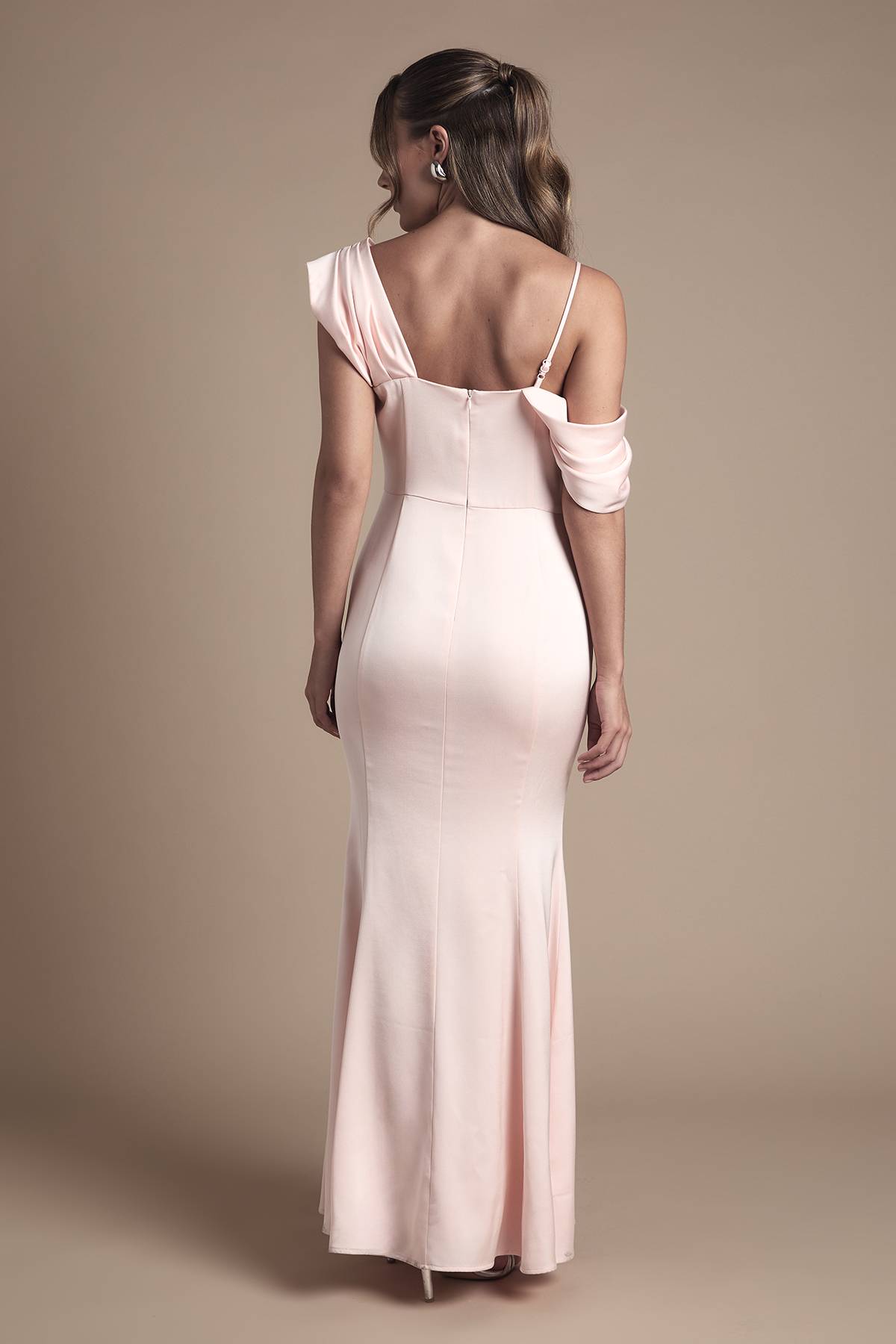 Coast Robe Longue de Demoiselle d'Honneur en Satin avec Détail Drapé et Bretelles