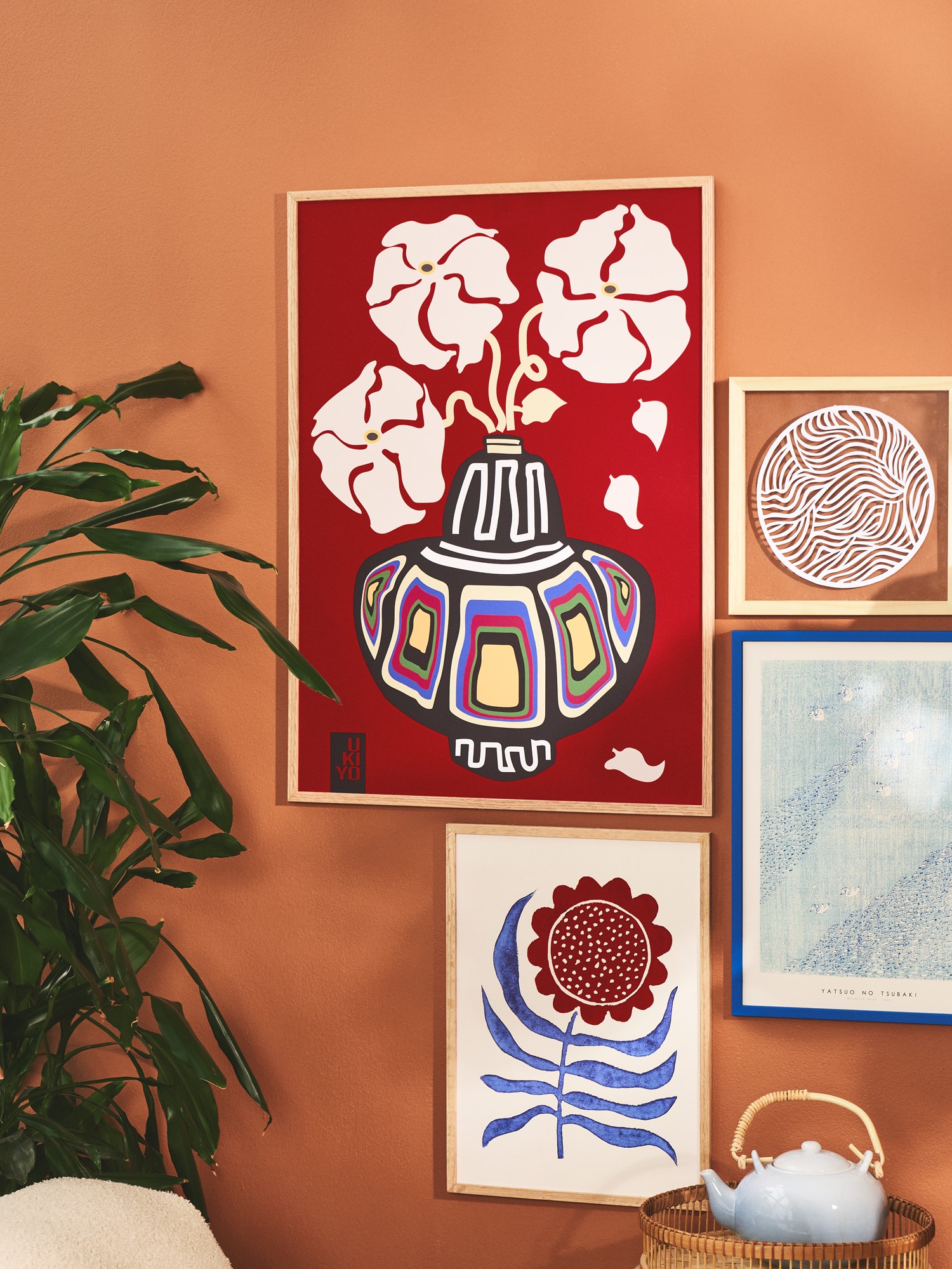 Plakat Ukiyo Vase Rainbow Red 50 x 70 | Frances Collett. | Brick Red | Poster and Frame