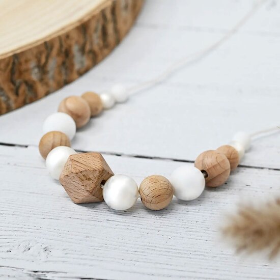 Collier d'allaitement et de portage   Blanc effet nacre et bois        de               Irréversible