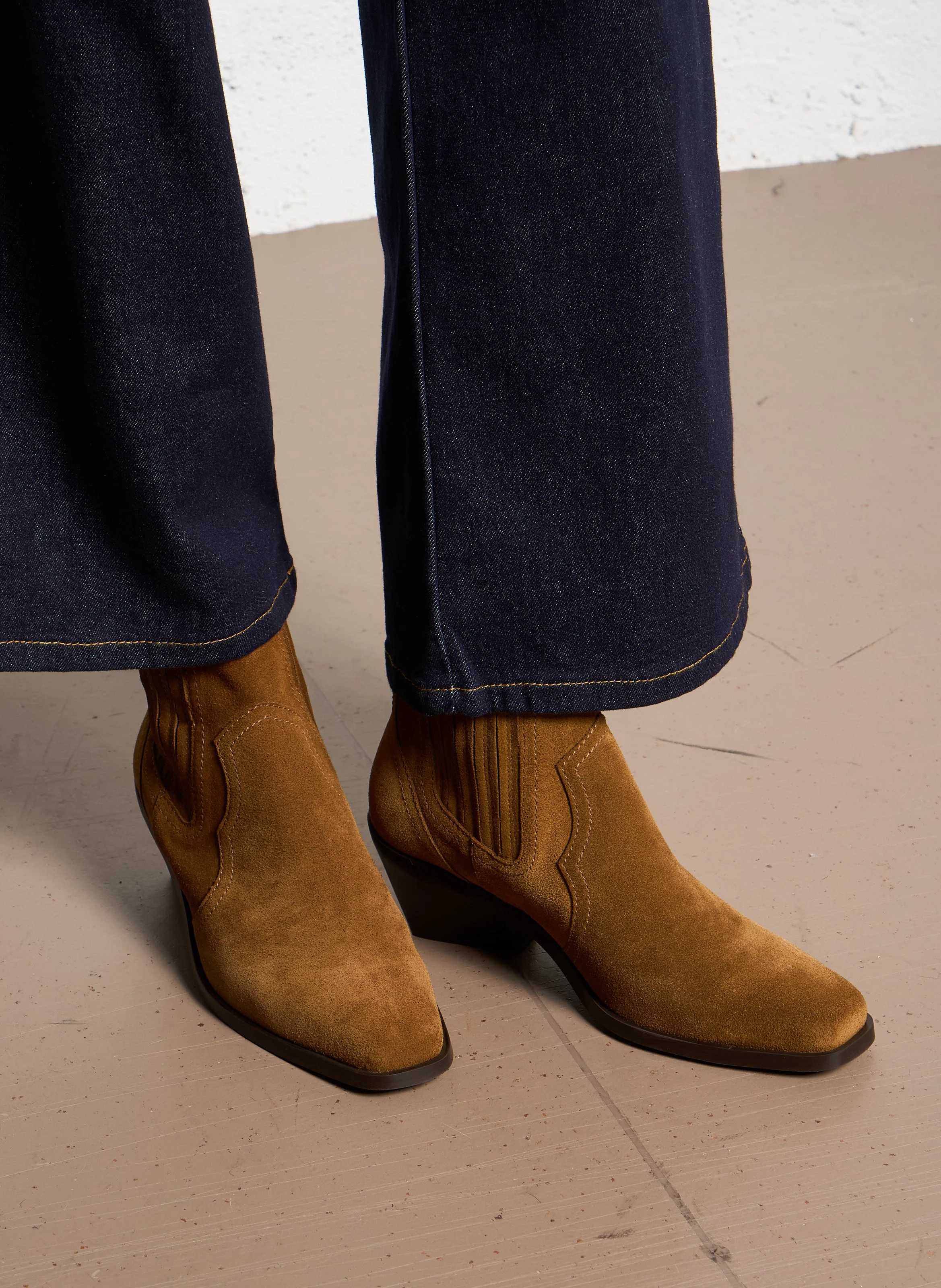 RACHEL - Bottines à talons en cuir velours | Beige
