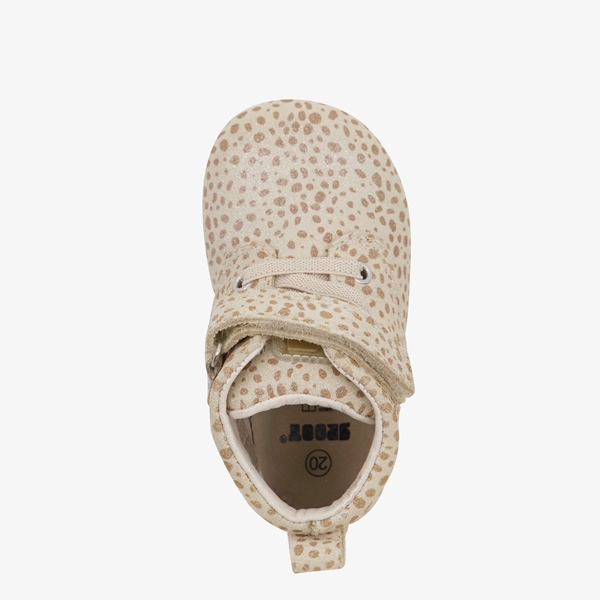 Groot leren babyschoenen beige met stippenprint