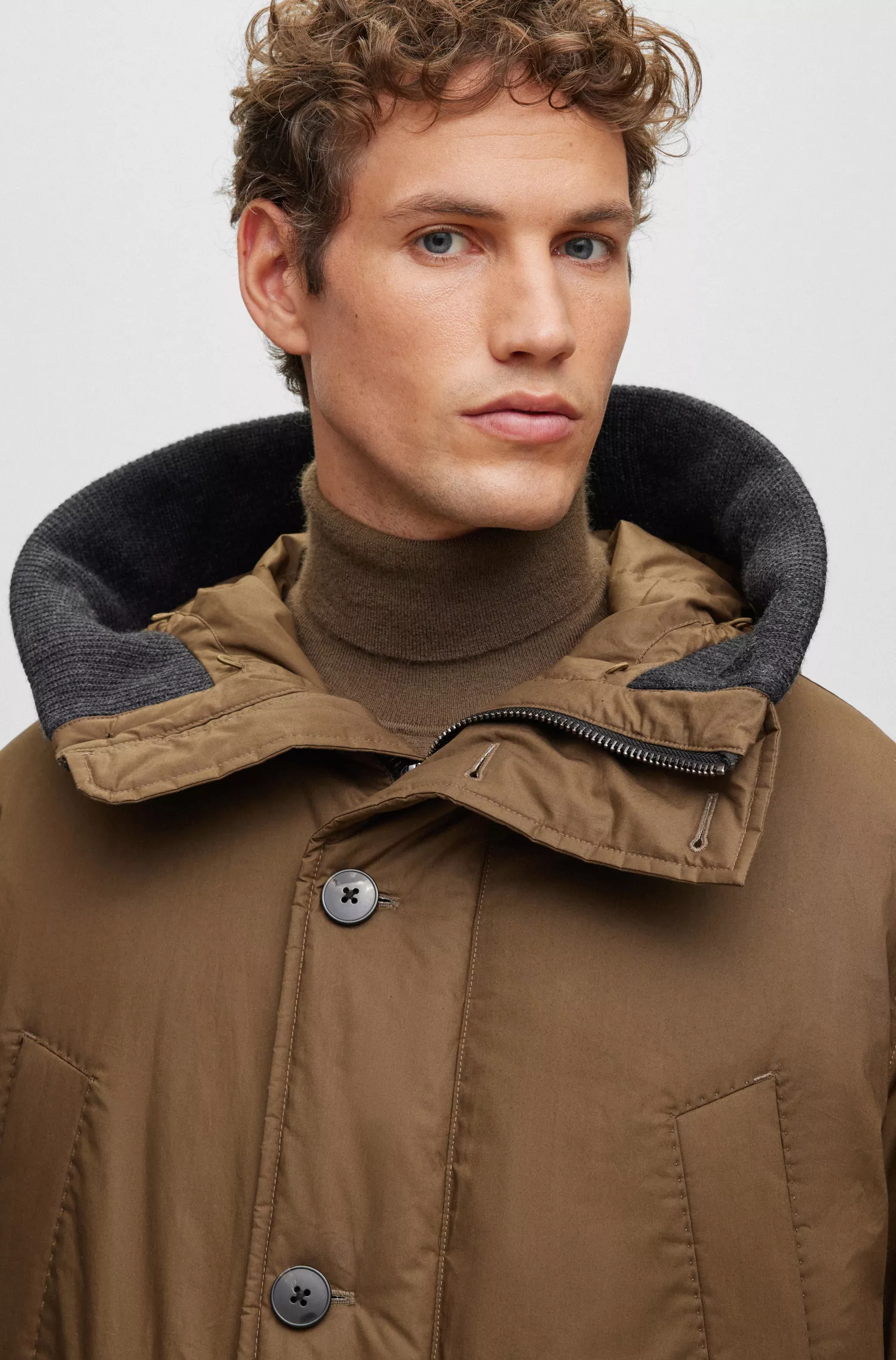 Parka BOSS Camel em mistura de algodão repelente à água com enchimento de plumas