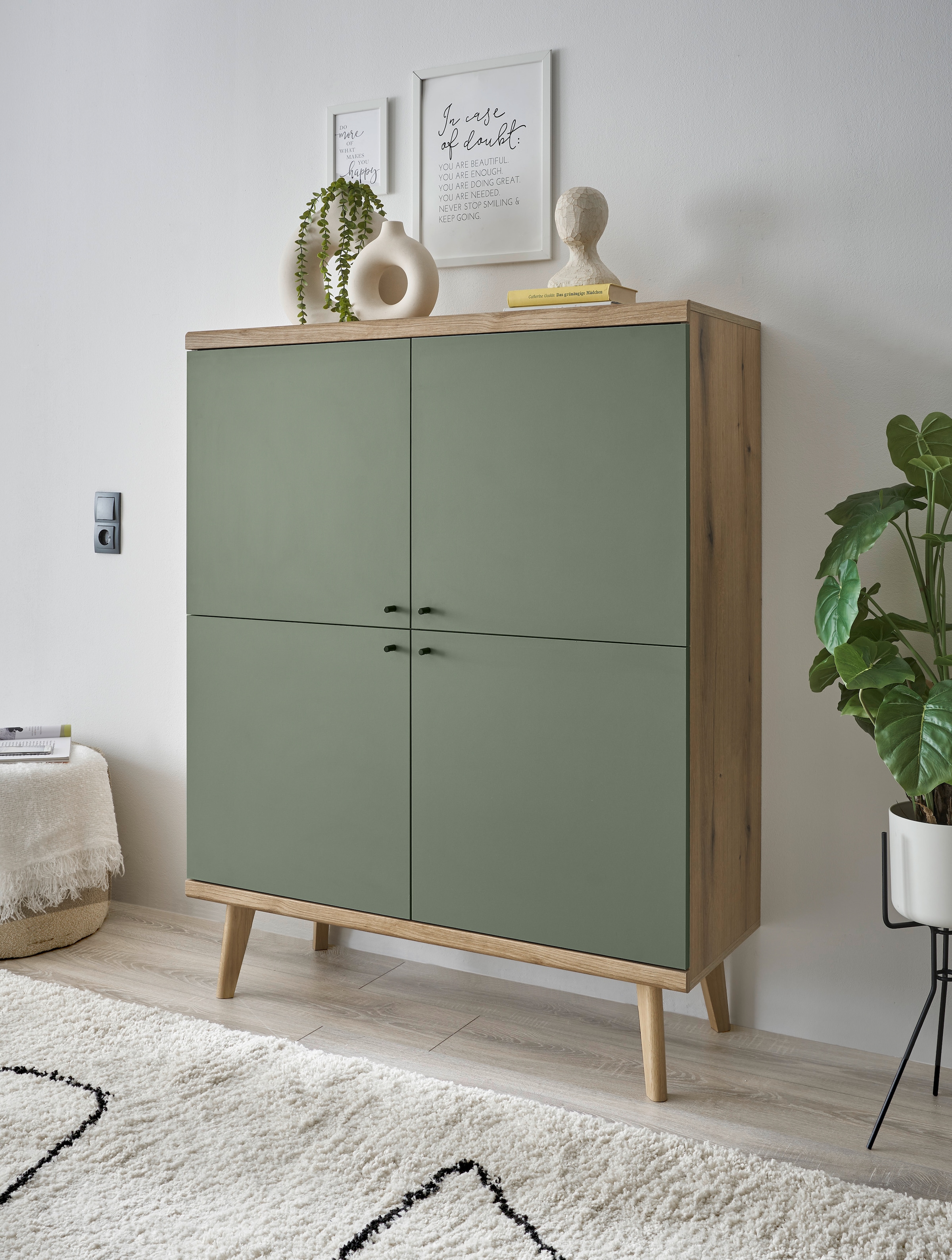 INOSIGN Highboard »MAVAS« in moderner Trendfarbe, Griffe aus Metall (Schwarz), Höhe 134 cm