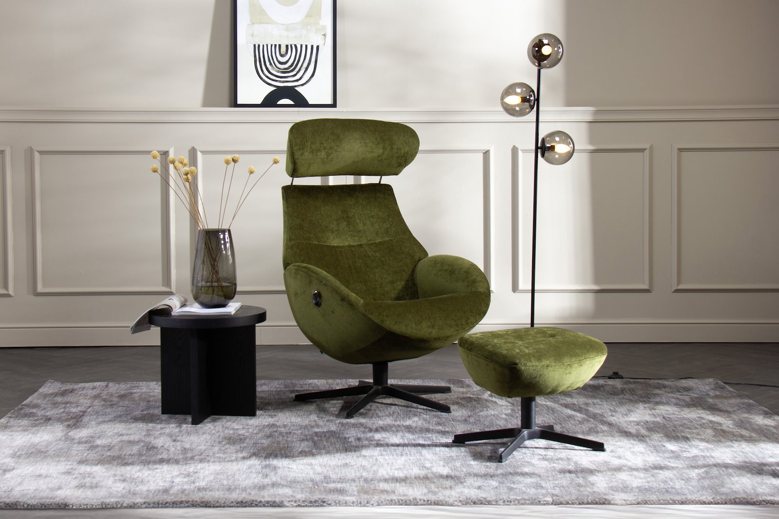 Globe lenestol Tekstil Eros 28 forrest og sort aluminium understell med svingretur.