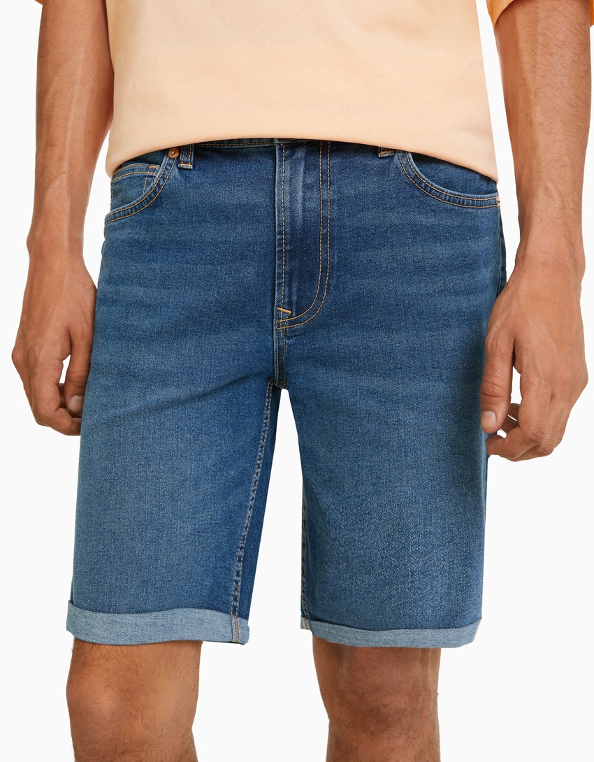 Bermuda jeans skinny com barra dobrada